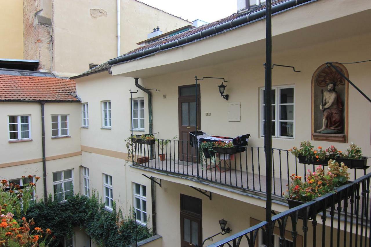 Mala Strana Apartment 1 Prague Exterior photo